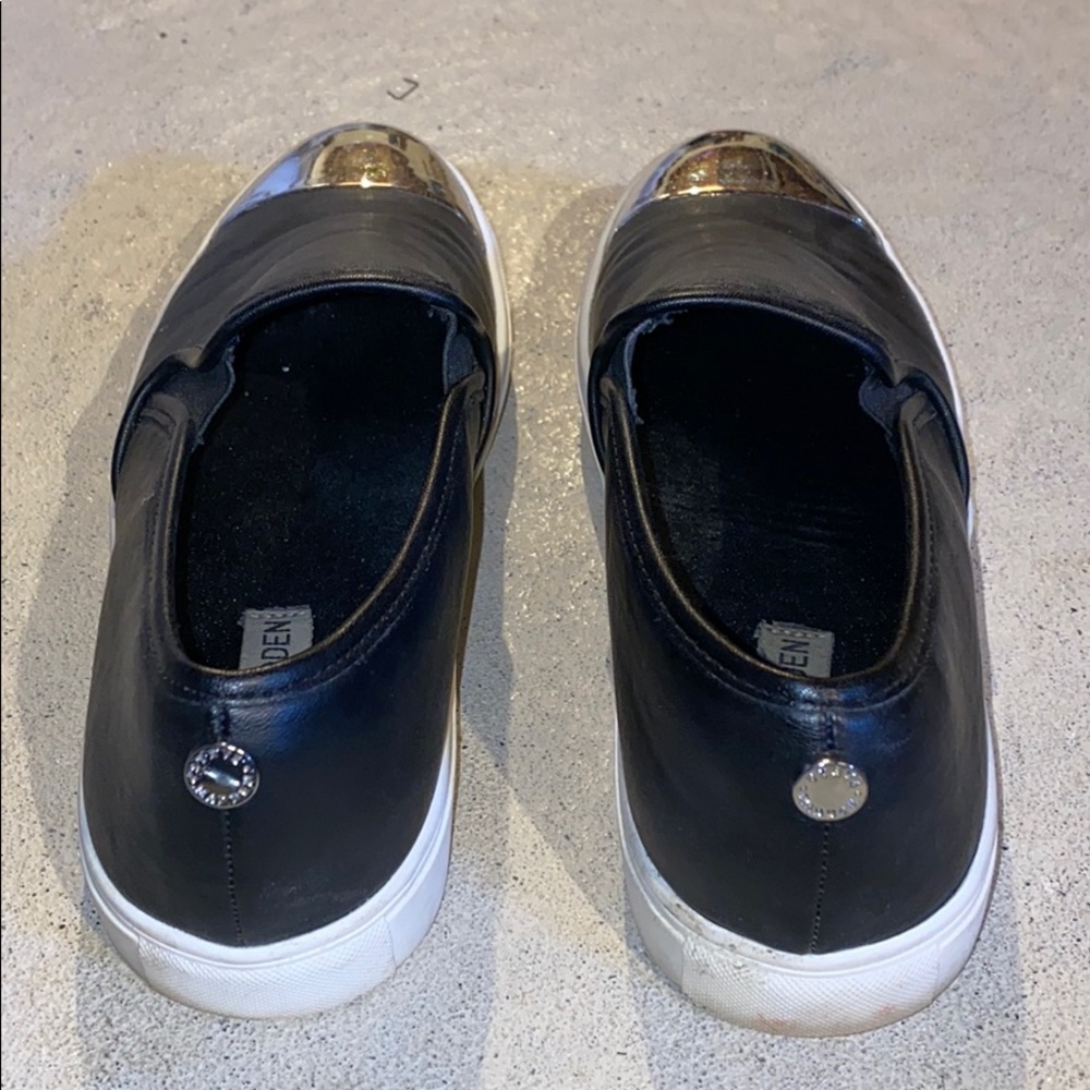 Steve Madden slip on shoes - Picture 3 of 4